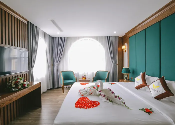 Prosperity Boutique & Restaurent * Ha Long